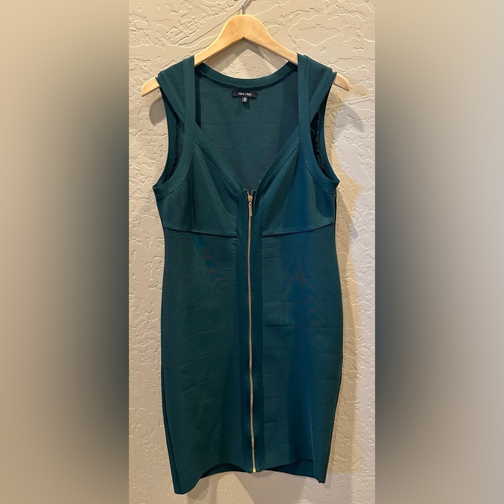 Green bodycon dress
